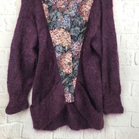 Woof Design Newfoundland Canada Vintage Sweater - Picture 7 of 9